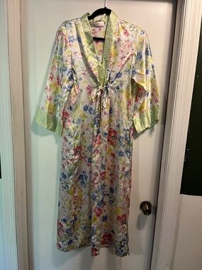 Oscar de la Renta Sleepwear Floral Satin Robe in White, Pink, Blue & Green